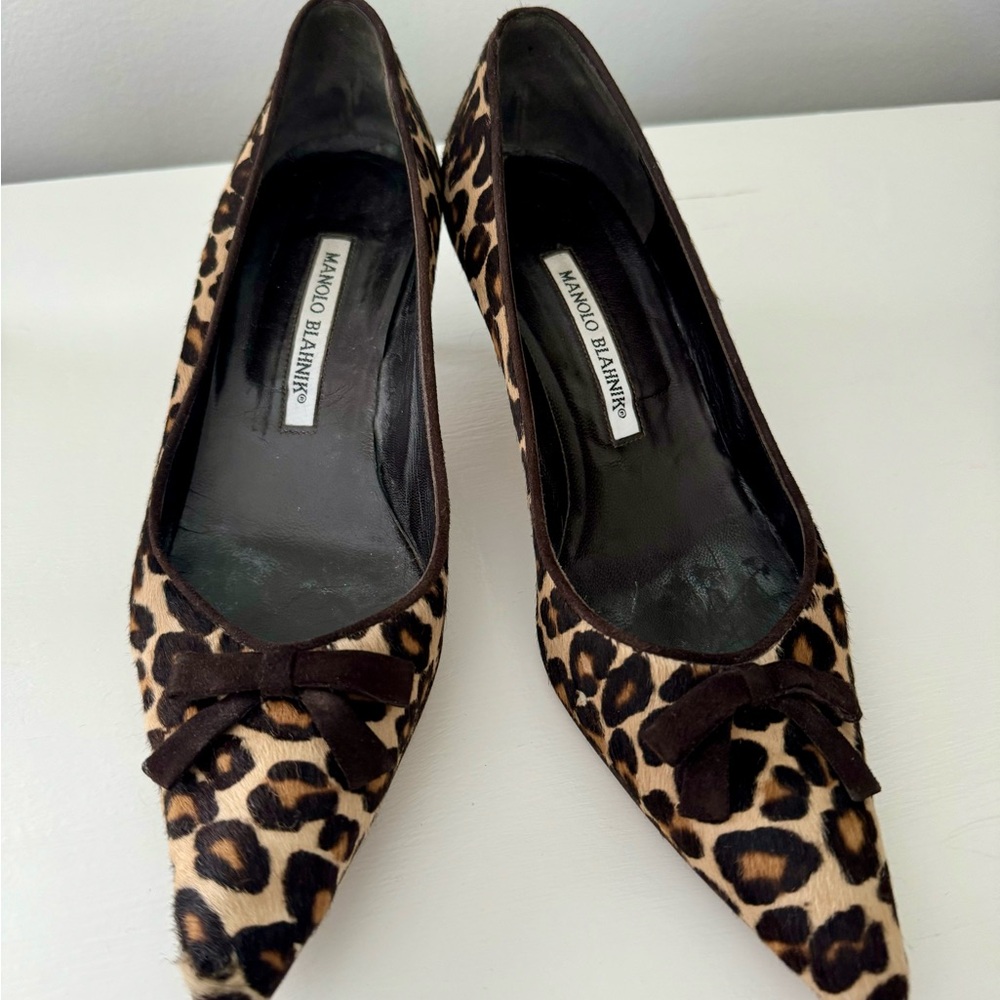 Manolo Blahnik Leopard Print Calf Skin Kitten Heel Size 38.5